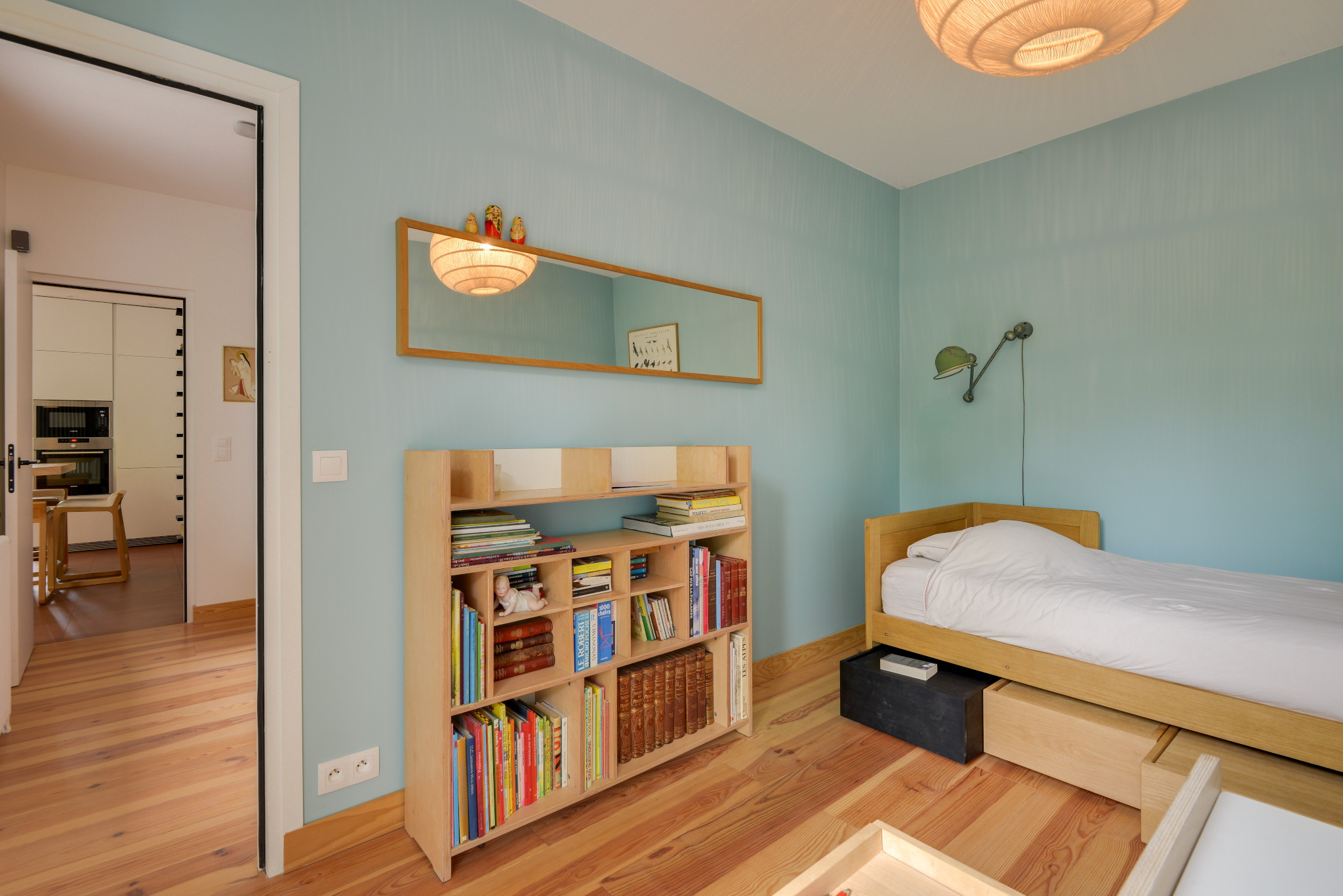 Nonjetable-Bedroom-With-Nonjetable-90x200-Oak-Bed
