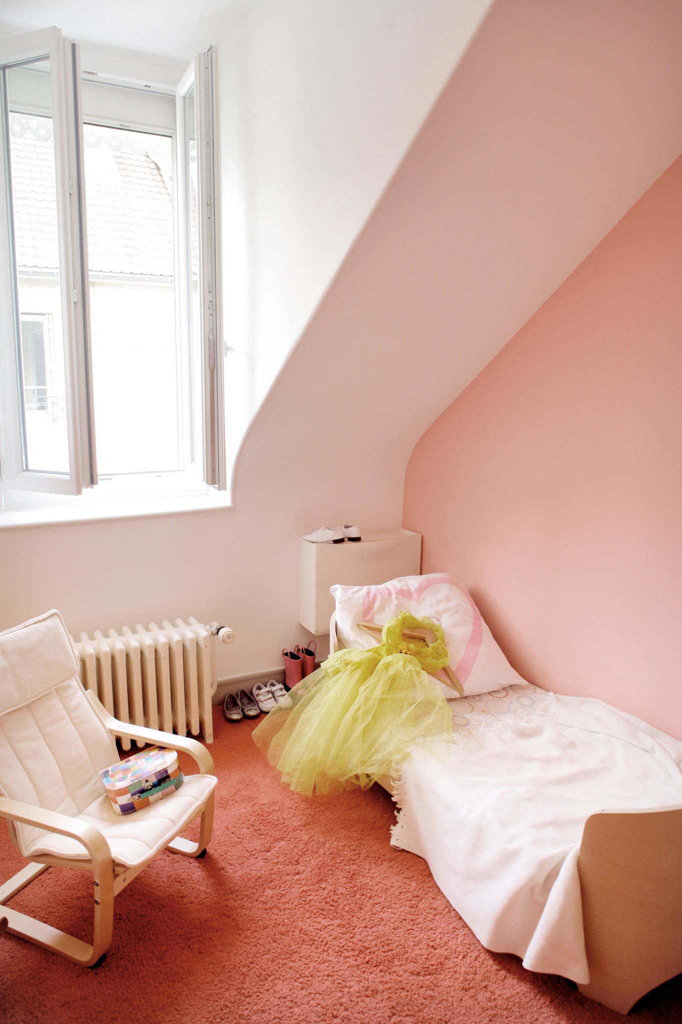 Nonjetable-Colourful-Child-Bedroom