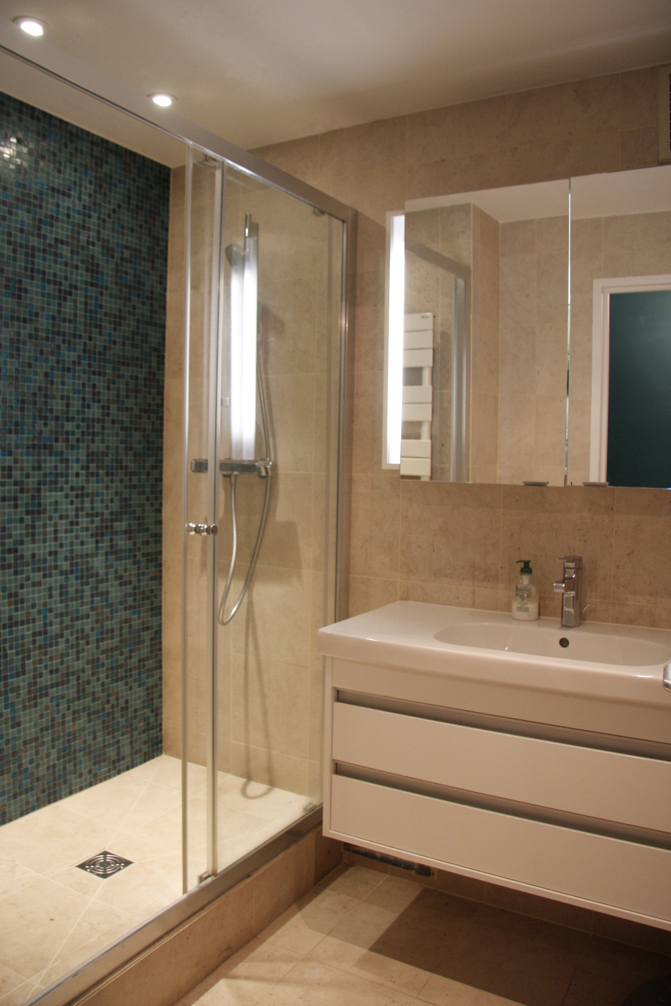 Nonjetable-Renovation-Shower-Room
