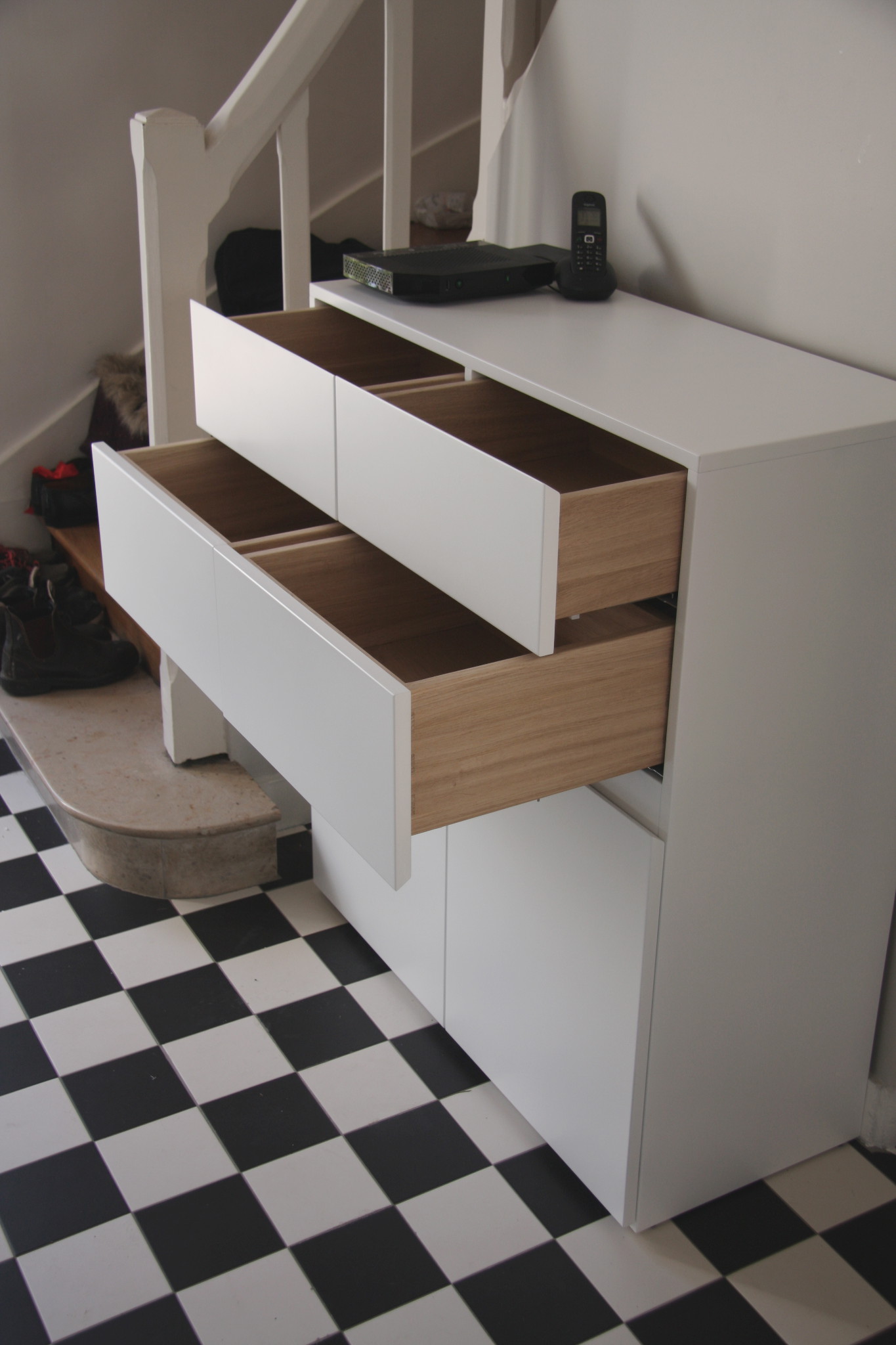 Nonjetable-White-Shoe-Cabinet-Inside-Solid-Oak-For-Entrance-01