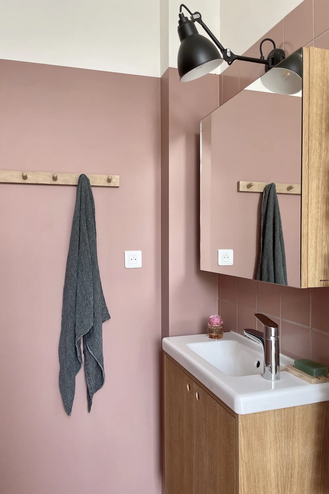 Nonjetable-Meubles-de-Salle-de-Bain-sur-Mesure-Meuble-Miroir-et-Meuble-Vasque-Chêne Nonjetable-Bureau-en-Contreplaqué-de-Bouleau-Blanc