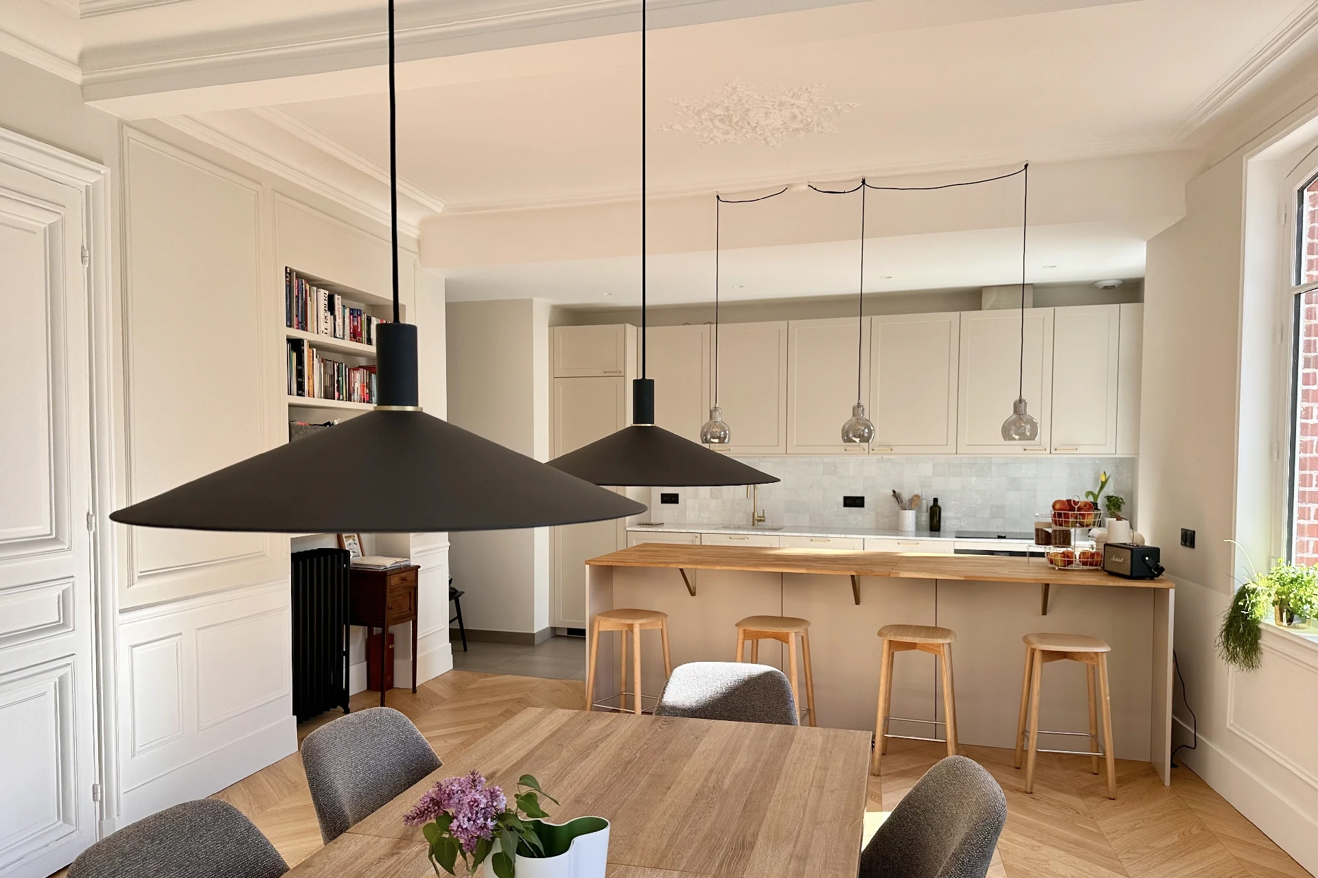 Nonjetable-Chambre-Parentale-Bureau-sur-Mesure-en-Frêne-01